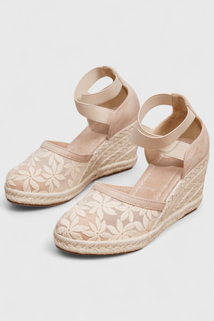 Phylis Sandalias Ortopédicas con Malla Floral y Plataforma de Talón